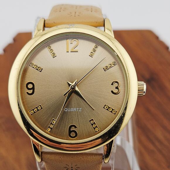 Quartz Womens Gold Tone Watch Golden Tan Laser Cut Floral Band Southwestern Vibe - Picture 2 of 6